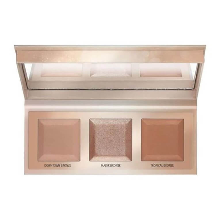 The Bronze Your Way bronzing palette in a Essence white box.