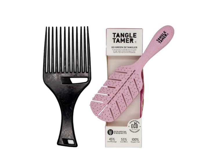 Tangle water comb and brush set.